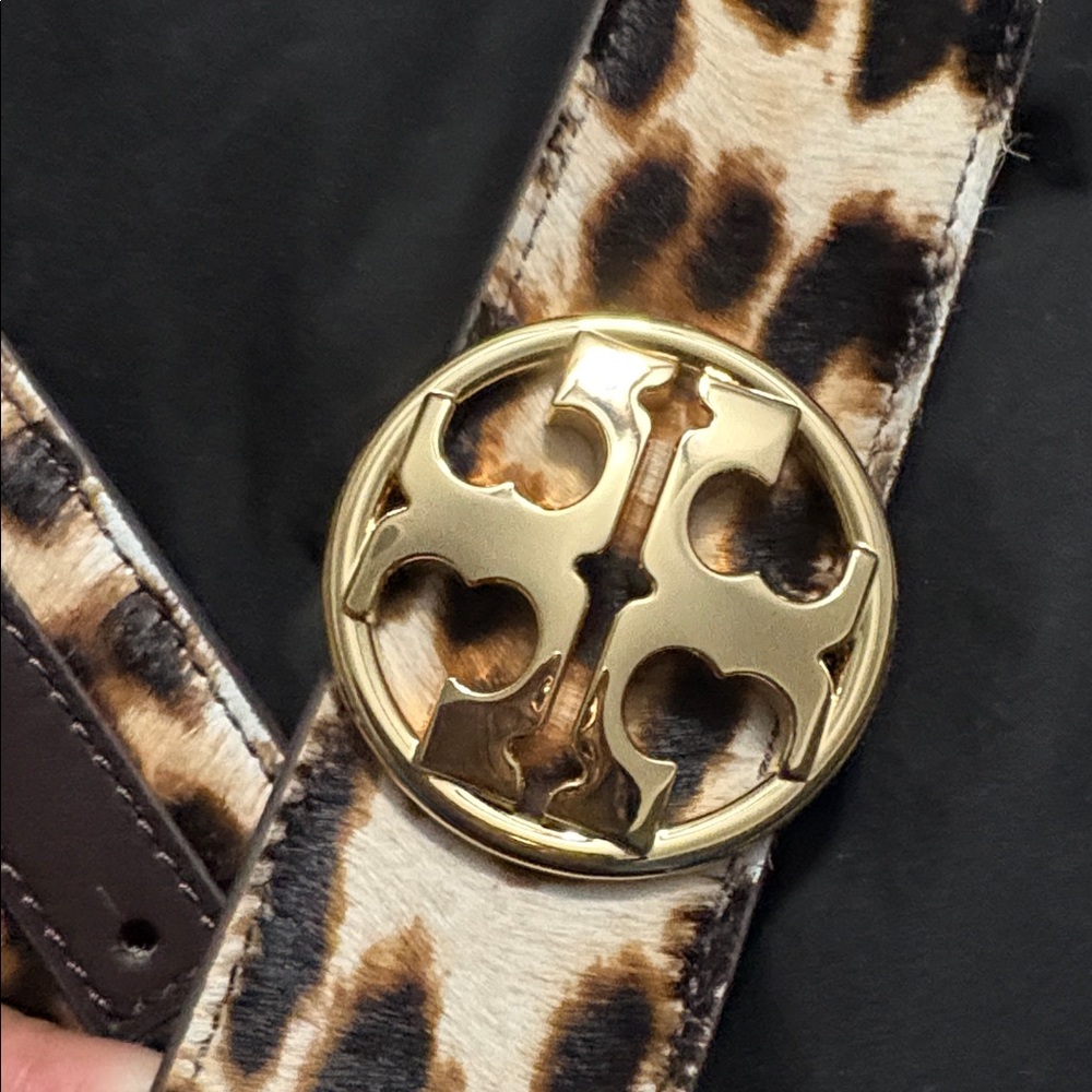 Tory Burch Willa Metallic Belt - Gold
100% Authentic - Picture 8 of 8
